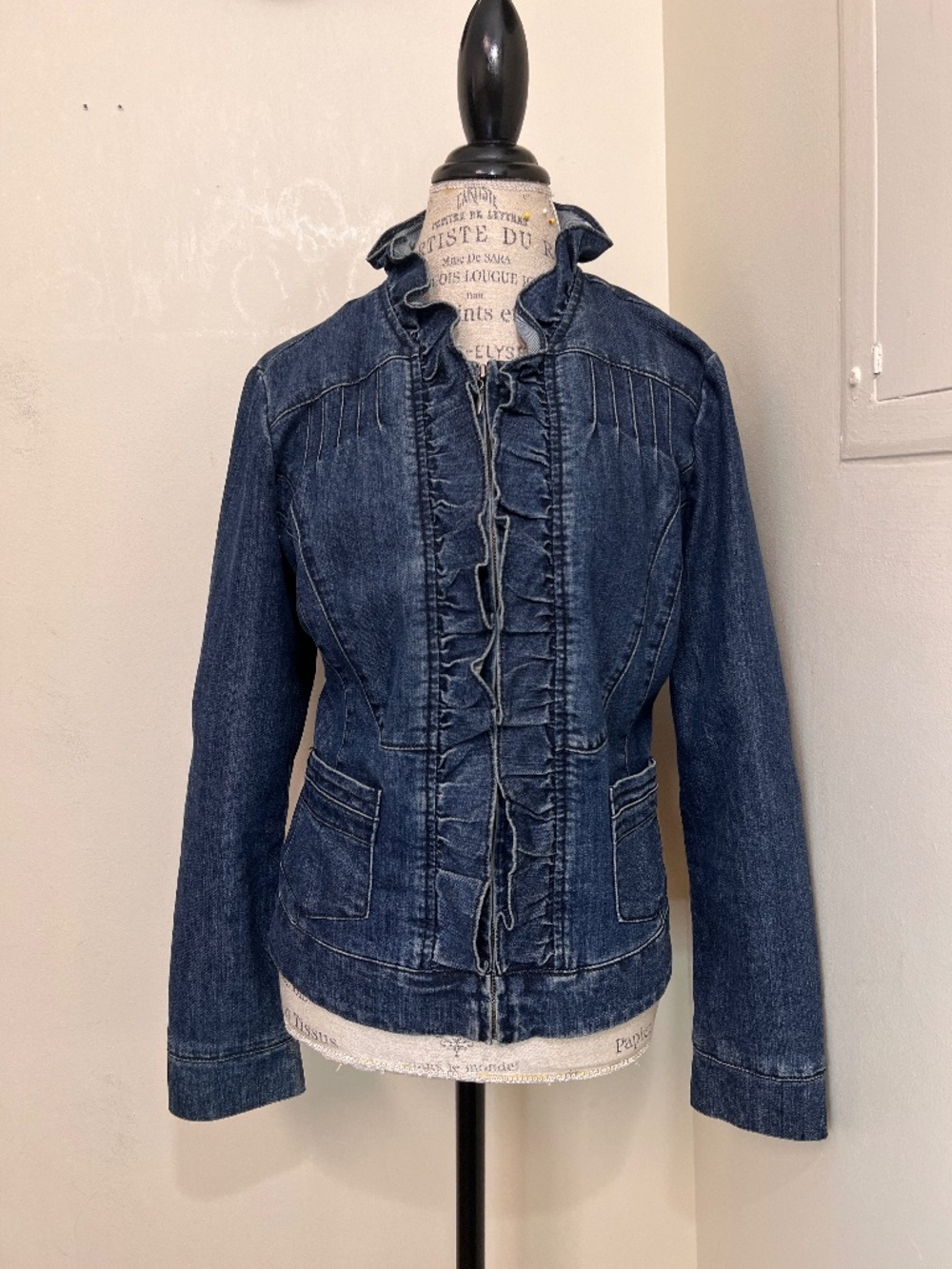 Christiana Zinn Jean jacket with ruffle detail Size L - like new!